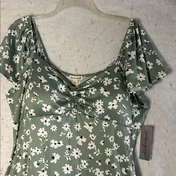 Derek Heart Sage Green Floral Flutter Sleeve Empire Waist Street Length Dress 1X - Picture 3 of 12